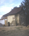 Снесена пристройка. Внутри храма открыты пол и купол.(июнь 2001г.)